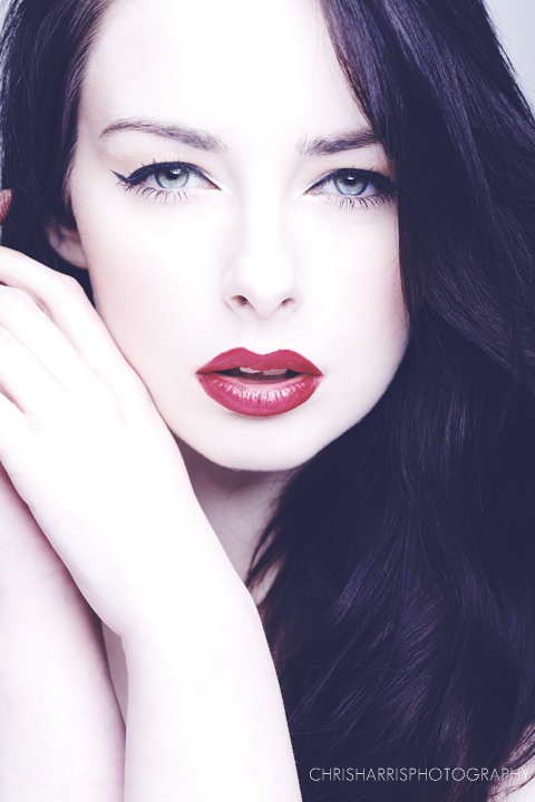 Pale skin and red lips...